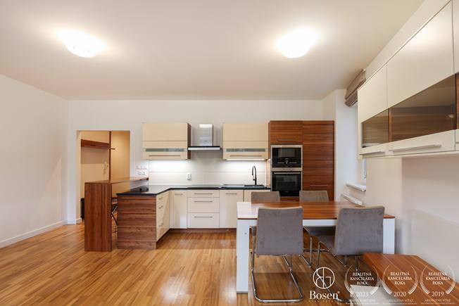 4-izb byt s terasou a parkovacím státim, Chrenová