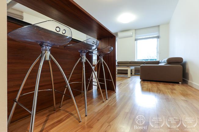 4-izb byt s terasou a parkovacím státim, Chrenová